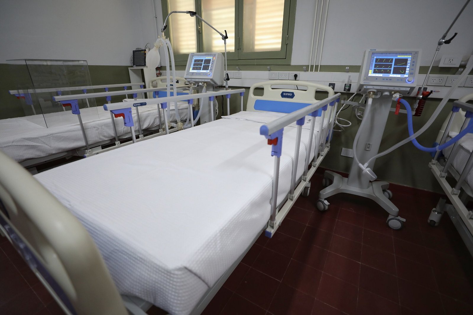 Bonassies aseguró que el hospital Llano tiene camas disponibles