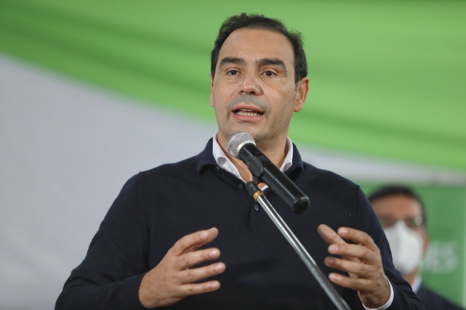 En Garaví, Valdés firmó convenios de infraestructura y entregó bienes a emprendedores