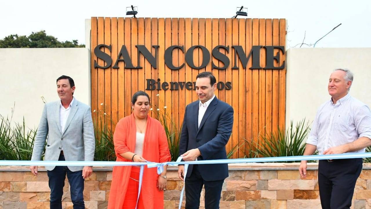Valdés inauguró Jardín de Infantes y entregó notebooks a colegios rurales de San Cosme