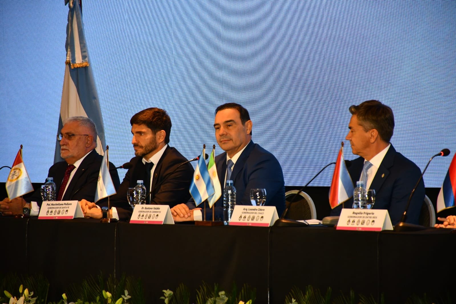 El gobernador Valdés bregó por una «mirada federal» para el futuro de la Hidrovía Paraná-Paraguay