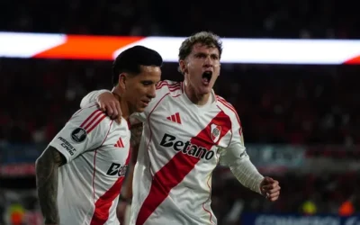 River igualó con Universitario
